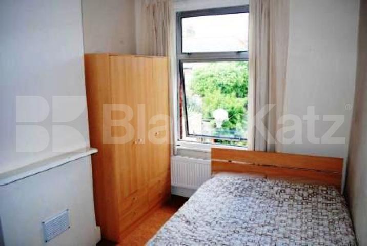 			Whole house!, 4 Bedroom, 1 bath, 1 reception Maisonette			 Farrant Avenue, WOOD GREEN